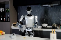 30 分钟下线一台，全国首条年产能万台级人形机器人自动化产线启用