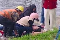 民工大叔跳河救下母女两人 英勇行为获赞无数