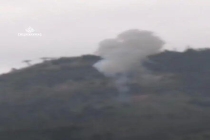 以色列总统刚开发布会，附近就遭火箭弹袭击，被迫现场紧急寻找掩护 真主党火箭弹突袭