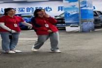 二手车行老板自掏腰包奖励怀孕员工 情谊深厚暖人心
