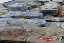柳州震后新安置点现场备有螺蛳粉 物资充足保障居民生活