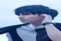 薛之谦演唱会中途宣布全额退票 暴雨影响演出揽责退款