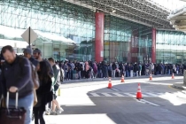 全美机场超2800名安检员缺勤 拨款争端影响运作