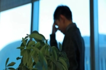工作压力大是年轻人猝死主因 警惕隐藏的健康隐患