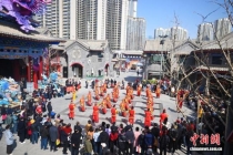 兰州老街迎二月二龙抬头传统民俗活动 祈愿鸿运风调雨顺