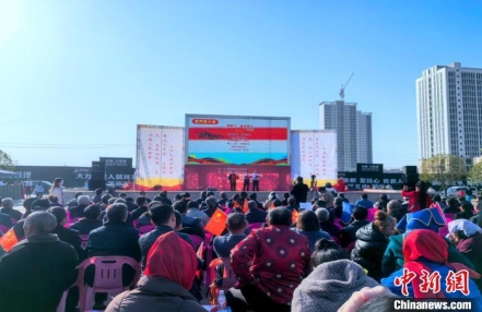 
                    “中华诗词之乡”横沟桥镇：悠悠墨香染田野
               