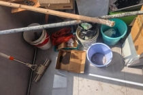 男子偷走20斤香肠被抓时还没下锅 贪小利终被捉