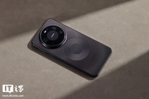 华为小艺简报功能在老机型回归，Mate 70 / 60 等系列逐步放开可用