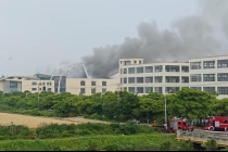上海一厂房凌晨起火 无人员伤亡 消防部门迅速扑灭