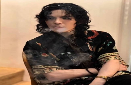 向佐回应穿衣争议:别人笑我太疯癫我笑他人看不穿 向佐回应穿衣争议:别人笑我太疯癫我笑他人看不穿