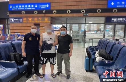 广东刑事治安警情同比下降6.95%
广东刑事治安警情同比下降6.95%
