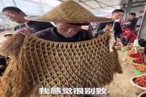 终于见到“一蓑烟雨任平生”的实物 比樱桃先卖出去的是大爷的蓑衣