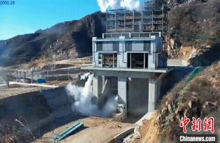
                    中国大推力氢氧火箭发动机研制和试验能力建设取得突破性进展
               