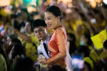 泰国民众谈公主逝世后现状 全国哀悼情绪浓重