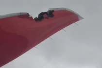 伊比利亚航空一客机水门礼撞消防车 机翼受损停飞