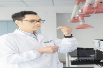 淬科研匠心之刃，守畜牧健康之基——记全国五一劳动奖章获得者卢朝成