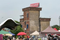 莫氏鸡煲店主称已靠流量还清所有欠债 从负债到网红的逆袭之路