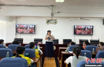 “90后”台湾青年在成都当校长:“被一座城市认可的感觉超棒”
“90后”台湾青年在成都当校长:“被一座城市认可的感觉超棒”