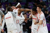 CBA常规赛：深圳男篮险胜北京控股队 史密斯压哨绝杀