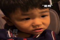 3岁宝宝不知妈妈去世每天都要出去找，爸爸泪目不忍告诉真相，每天陪着孩子出去找妈妈