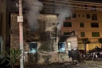 因捡废品被拦 竟放火烧了别人的房 情绪失控酿大祸