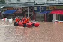 重庆合川暴雨致多街镇内涝 应急响应升级救援展开