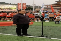 县委书记6秒发言是为让孩子早休息 简短有力获赞