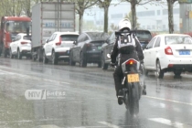 小伙骑张雪摩托车救火获免费送车 平凡英雄的非凡之举