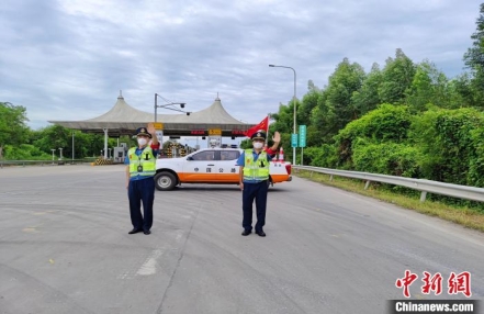 台风“马鞍”致粤西高速部分路段临时管制 1600个客运班次停运
台风“马鞍”致粤西高速部分路段临时管制 1600个客运班次停运