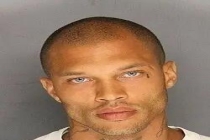 国外最帅囚犯嫌狱中生活被粉丝打扰 颜值特权引发热议