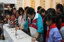 韩红基金会携千万物资返什邡 持续守护健康希望