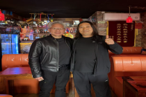 黄仁勋北京必吃榜我们都尝了！后海酒吧老板：他答应以后每年来一次 老黄严选北京游