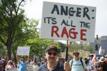 民调：选民对特朗普不满意率创新高 经济问题成主因