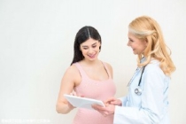 女子怀孕后相貌大变诞下女宝宝 孕期变化引热议