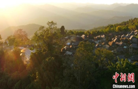 
                    “民歌大观”走进普洱：唱千年古道茶山“景美人美情更美”
               