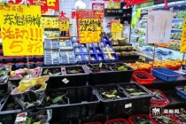 杨梅原先卖100元1箱现在100元3箱 信任危机下的自救举措