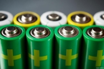 中国团队刷新电池领域世界纪录 光伏效率新突破