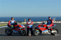 赛事夺冠后张雪机车门店客户不断 两连冠引爆咨询热潮