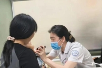 7岁姐姐一句话救了弟弟一命 深夜察觉异样