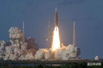 美绕月火箭宇航员一度与地面失联 短暂故障引发热议