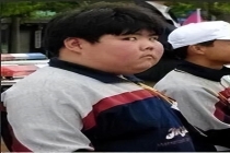 “网络小胖”患肾脏疾病样貌大变 从网红到咖啡店老板的坎坷路