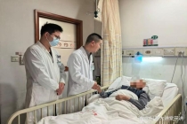 老人摔伤没在意 颅内积血200毫升 及时就医转危为安