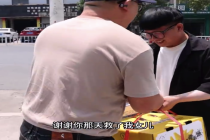 父亲苦寻救女恩人次日街头奇迹偶遇：大概就是冥冥之中注定