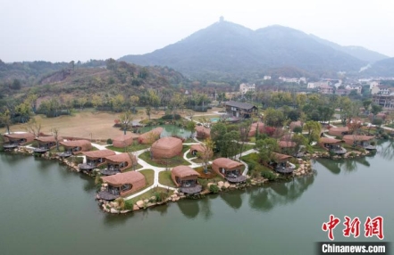 (高质量发展调研行)游子归乡创新创业 一抹“乡愁”激起乡村文旅“千层浪”
(高质量发展调研行)游子归乡创新创业 一抹“乡愁”激起乡村文旅“千层浪”
