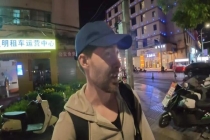 美网红想拍落后中国却被追问爱泼斯坦，场面十分尴尬