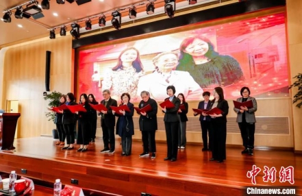 
                    各界人士上海纪念国医大师朱南孙诞辰104周年
               