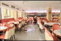 饭店500多把椅子被搬空，警方已介入 信息误传引发乌龙事件