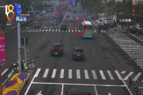 98岁老人从养老院偷跑被民警送回