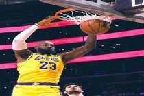 詹姆斯继续刷新历史最老三双 再创年龄纪录