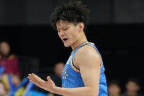 京沪大战G4伤情：曾凡博发烧输液缺席训练 上场伤停阿隆德斯恢复训练 备战关键战